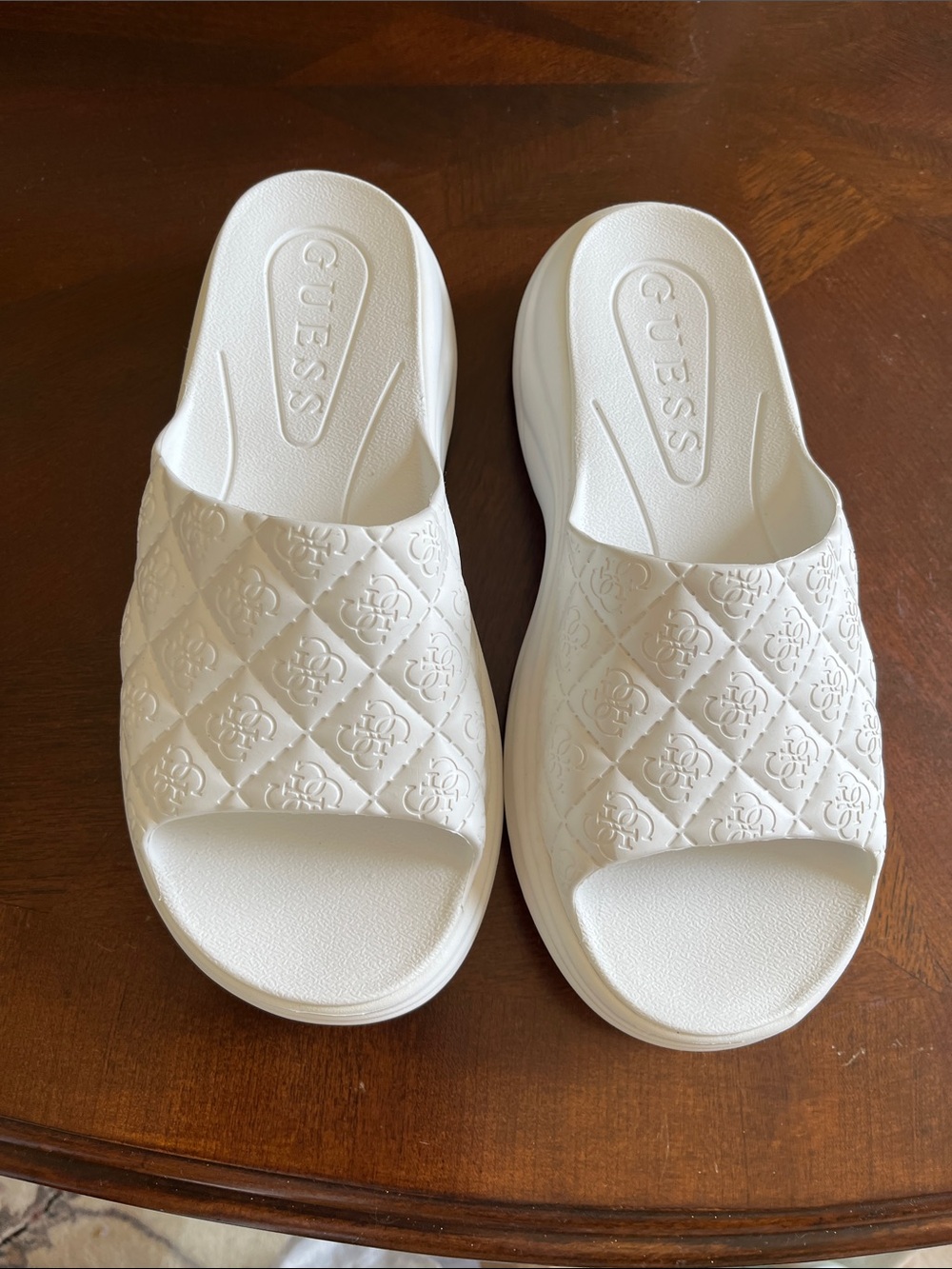 GUESS White Quilted Logo Slide Sandals